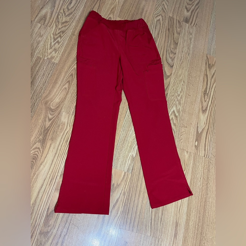 Hearsoul scrub pants. Fitted style. Size small.